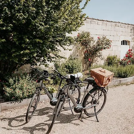 فندق مبيت وإفطار Chateau La Grande Clotte 3*