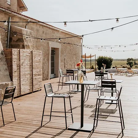 Chateau La Grande Clotte فندق مبيت وإفطار 3*