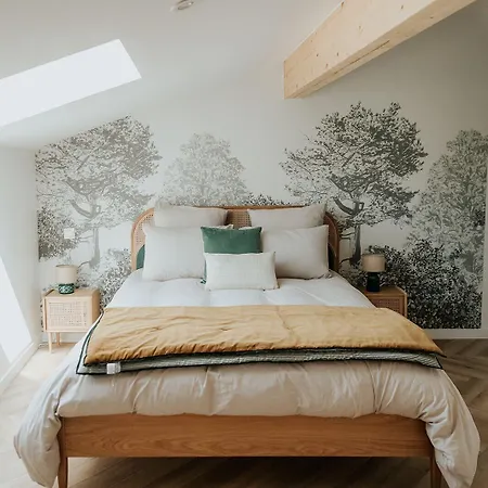 Chateau La Grande Clotte Bed & Breakfast 3*